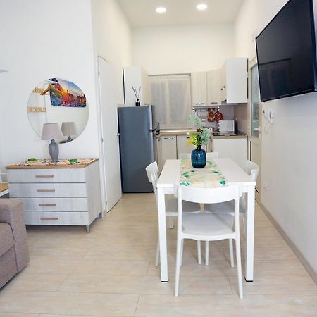 Theos Holidays Apartments Giardini Naxos Eksteriør bilde